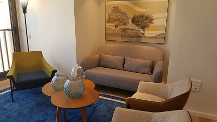 דן אכדיה - פינה בחדר השינה